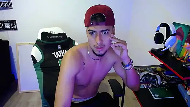 Snapshot of matias_bianco chatting on 11-29-25, 03:53 matias bianco online show from 11-29-25, 03:53