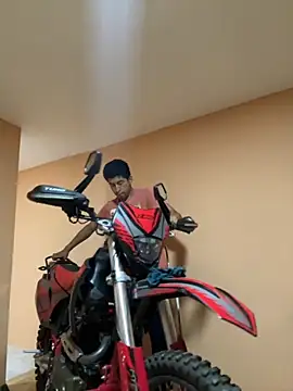 Snapshot of Alexander9827 chatting on 12-01-25, 12:04 Alexander9827 online show from 12-01-25, 12:04