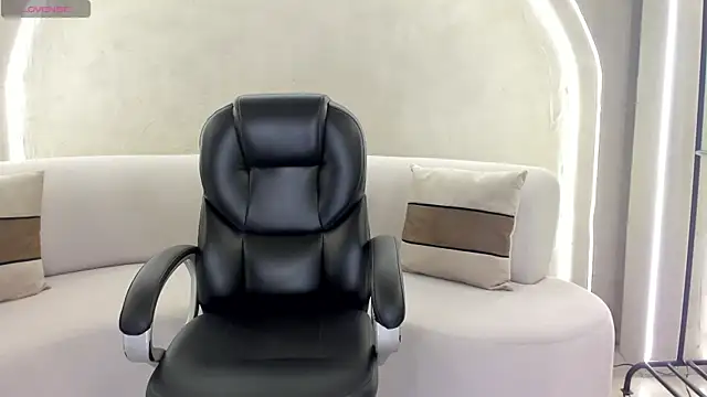 LizzHamilton   online show from 09-13-25, 07:46