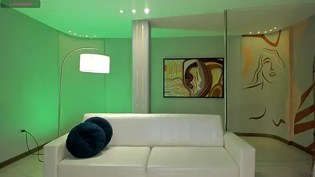 LizzHamilton   online show from 10-07-25, 08:06