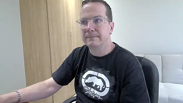 BrettJ81 online show from 12-01-25, 09:36