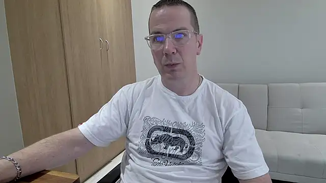 BrettJ81 online show from 03-19-26, 02:21