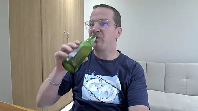 BrettJ81 online show from 04-20-26, 02:53