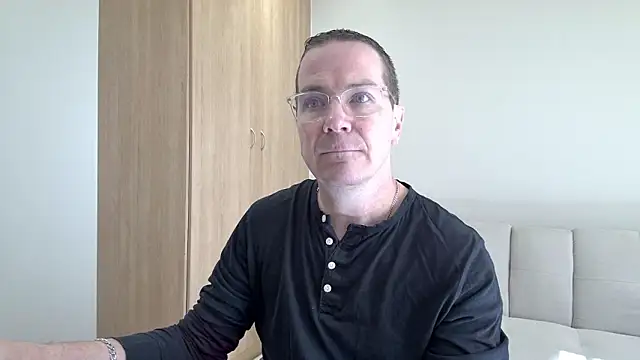 BrettJ81 online show from 06-06-26, 09:47