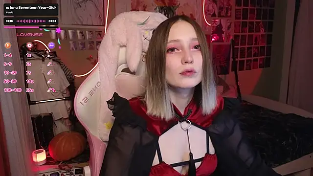 Evie Ro online show from 10-31-25, 08:43