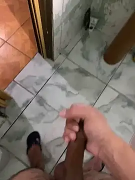 Snapshot of gui6789b chatting on 12-25-24, 05:48 gui6789b online show from 12-25-24, 05:48