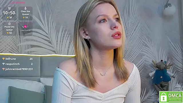 Snapshot of AmaliaBell chatting on 12-22-24, 04:59 AmaliaBell online show from 12-22-24, 04:59