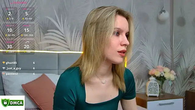 Snapshot of AmaliaBell chatting on 02-10-25, 04:14 AmaliaBell online show from 02-10-25, 04:14