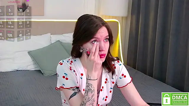 Snapshot of AmaliaBell chatting on 09-26-25, 01:04 AmaliaBell online show from 09-26-25, 01:04