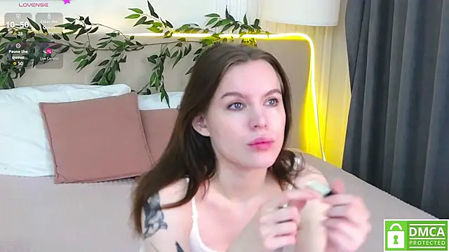 Snapshot of AmaliaBell chatting on 10-26-25, 01:06 AmaliaBell online show from 10-26-25, 01:06