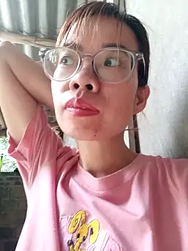   Mai-love19   online show from 04-18-26, 08:51