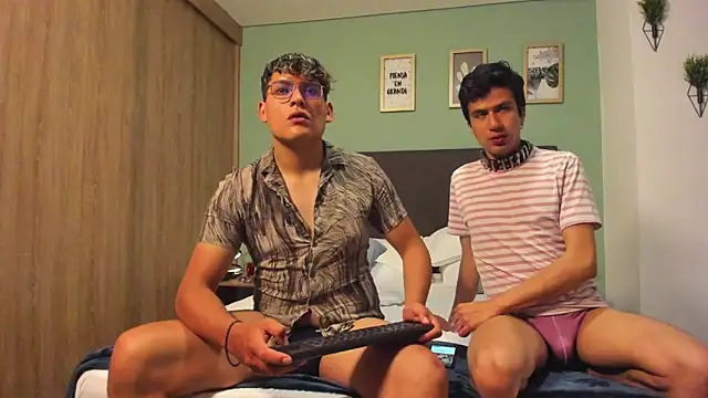 Snapshot of dom2travelersss chatting on 01-09-25, 01:24 dom2travelersss online show from 01-09-25, 01:24