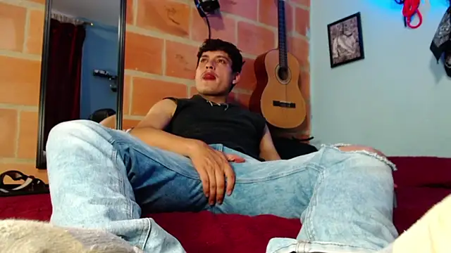 dom2travelersss online show from 04-19-26, 10:34