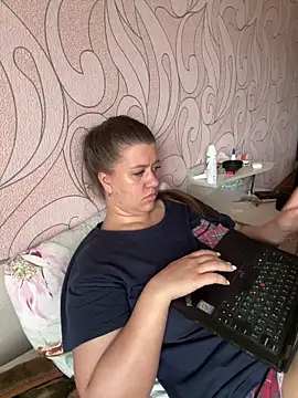 Snapshot of Lis_Kollen chatting on 06-15-26, 12:07 Lis Kollen online show from 06-15-26, 12:07
