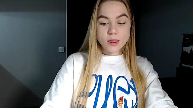 Snapshot of Sunbeam_ chatting on 02-05-25, 08:35 Sunbeam online show from 02-05-25, 08:35