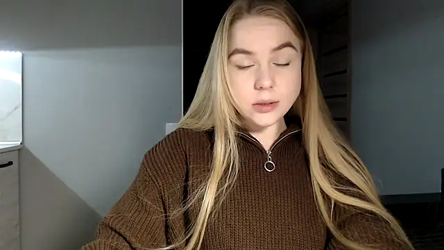 Snapshot of Sunbeam_ chatting on 02-08-25, 08:42 Sunbeam online show from 02-08-25, 08:42