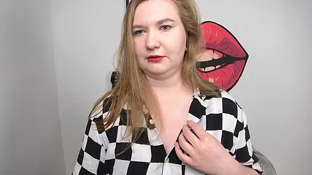 LaraDream online show from 11-06-25, 04:30