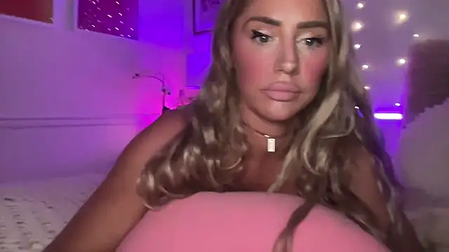 Fitnessbabe69 online show from 07-15-26, 09:03